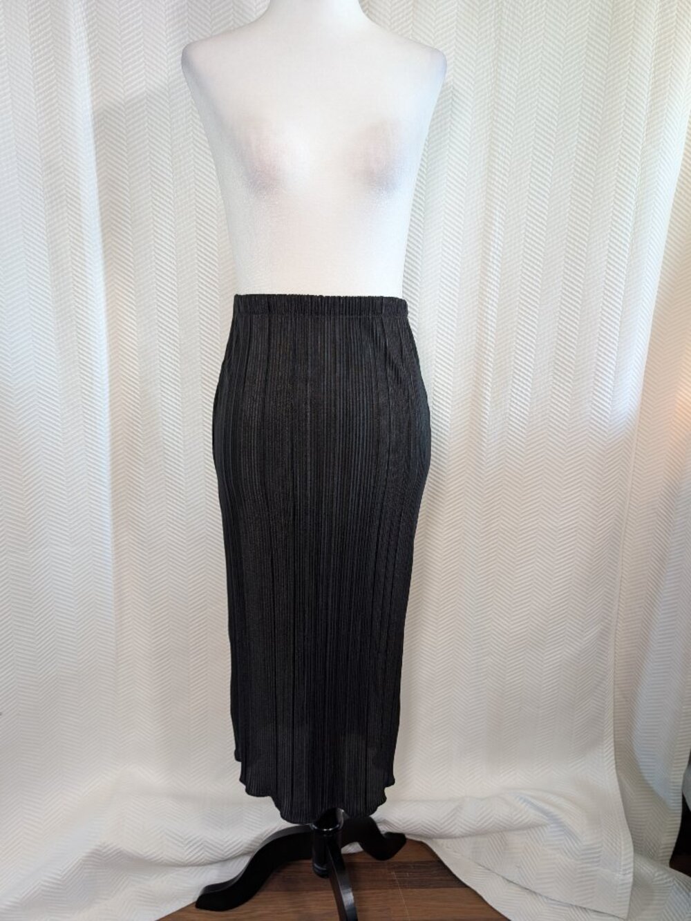 OLI VIV Black Satin Pleated Midi Skirt Plisse Y2K Quiet Luxury Minimalist Small